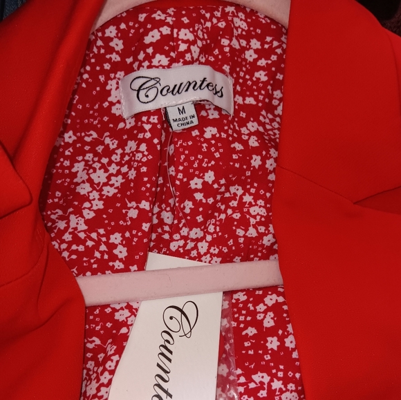 red collared jacket size S,M, elegant COUNTESS brand with a button on the front - Picture 2 of 8